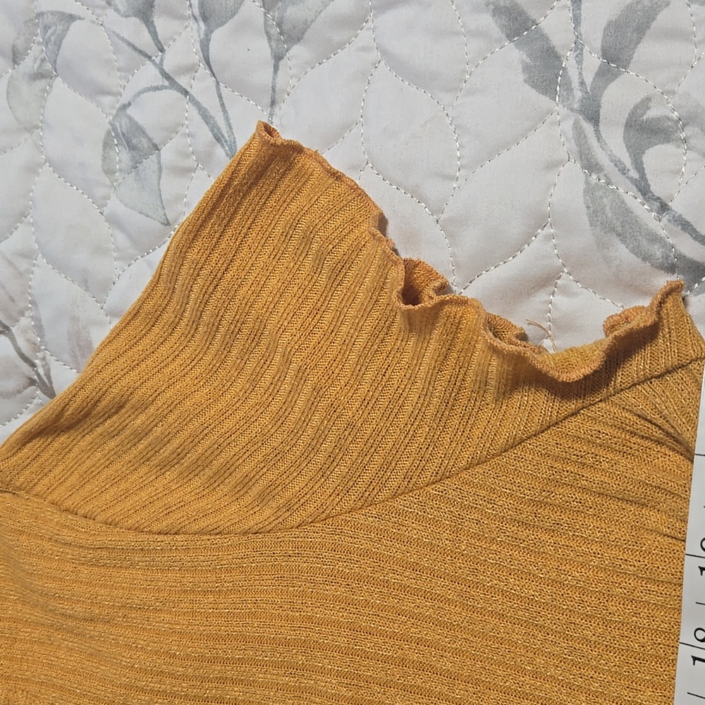 Mustard Yellow Ribbed Crop - Picture 7 of 9